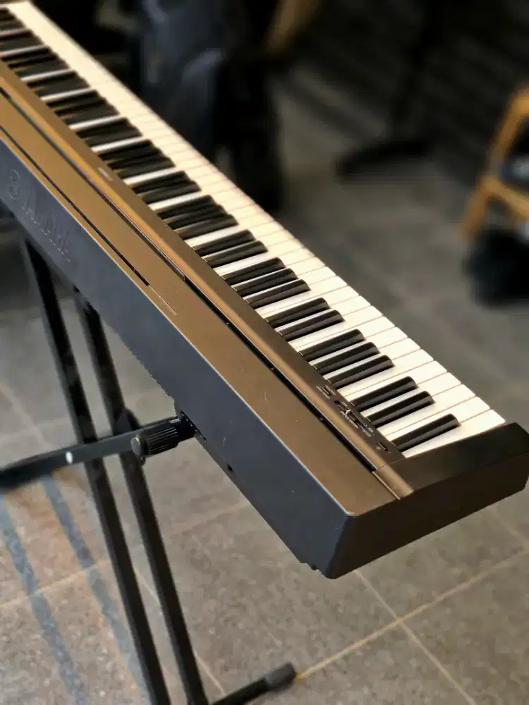 Piano Yamaha P-145