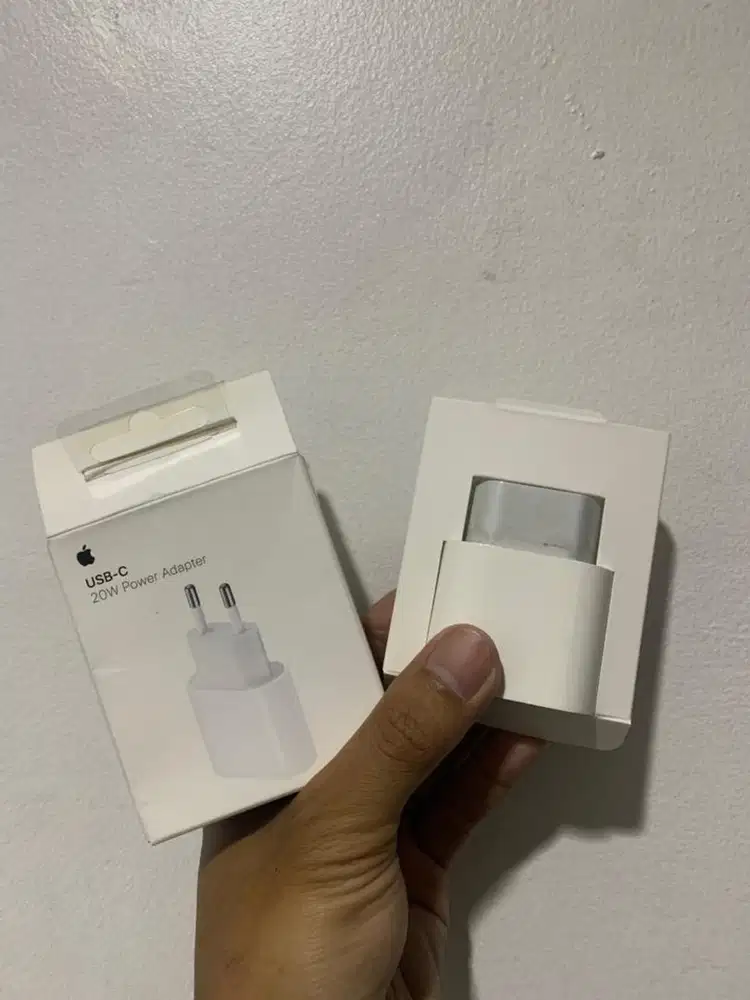 adaptor iphone 20W original