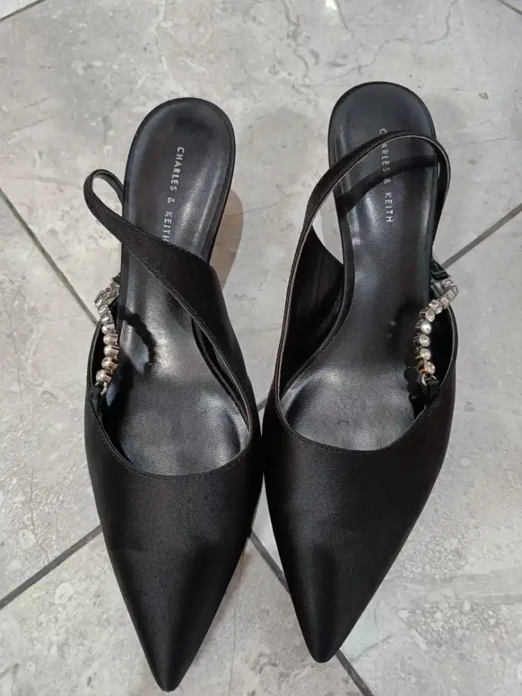 Sepatu Heels Charles and Keith Size 40