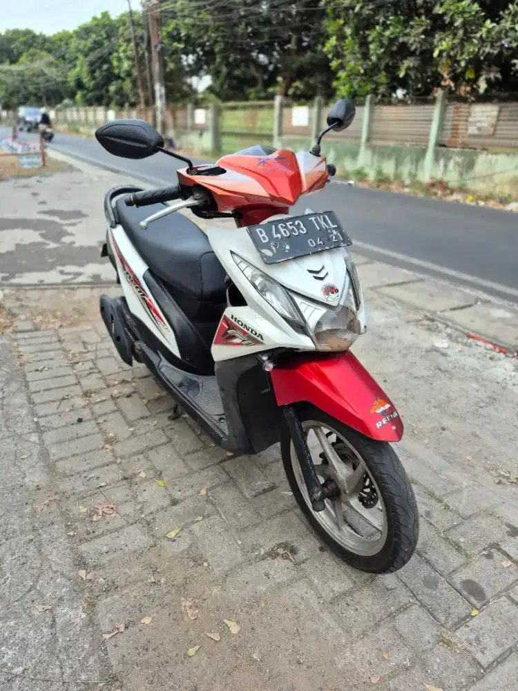 Dijual Honda Beat ESP tahun 2016 surat lengkap