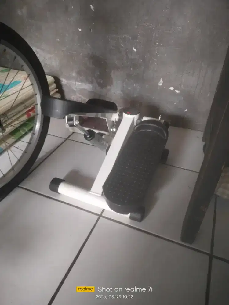 Alat olahraga bekas