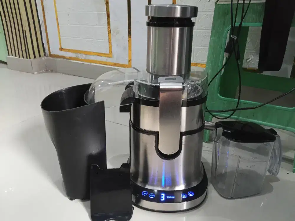 Power juicer merek Signora Digital terawat