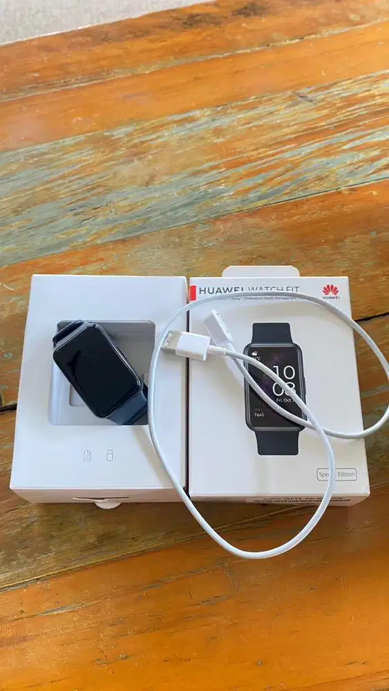 Jual SmartWatch HUAWEI FIT SE ( Built-in GPS )