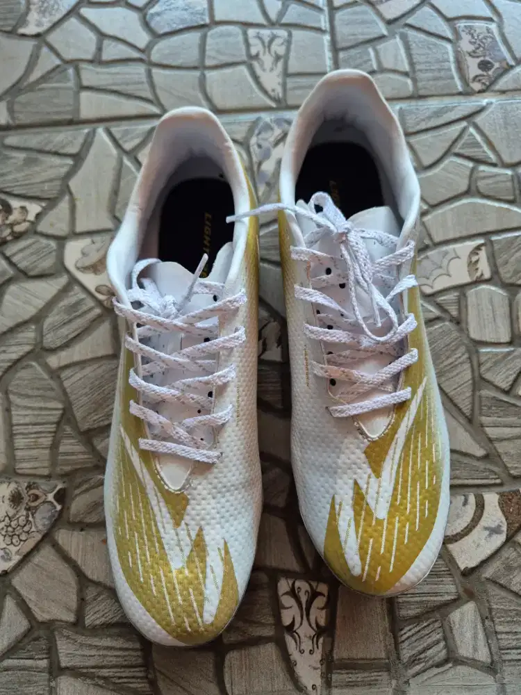 SEPATU SEPAK BOLA SPECS 42 BARU 1X PAKAI