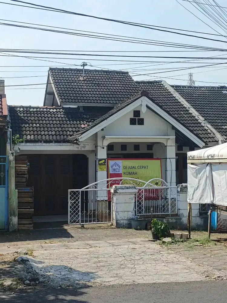 Di Jual Cepat Rumah Lawas di Kanfer Raya, Banyumanik