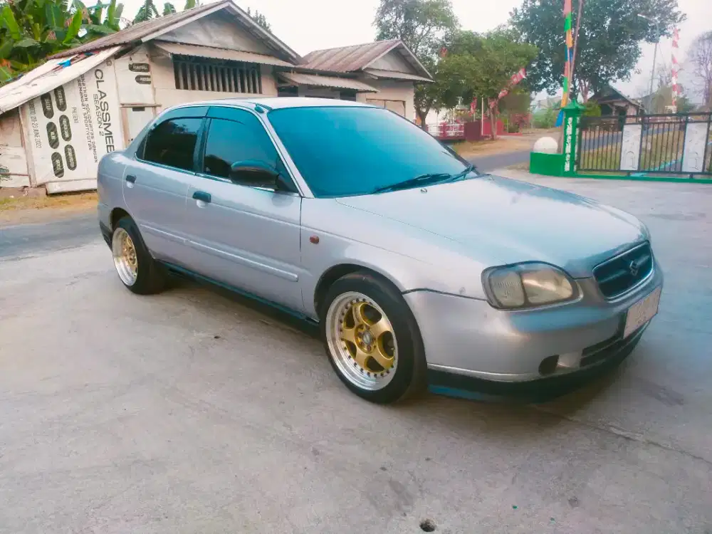 Suzuki baleno 2002