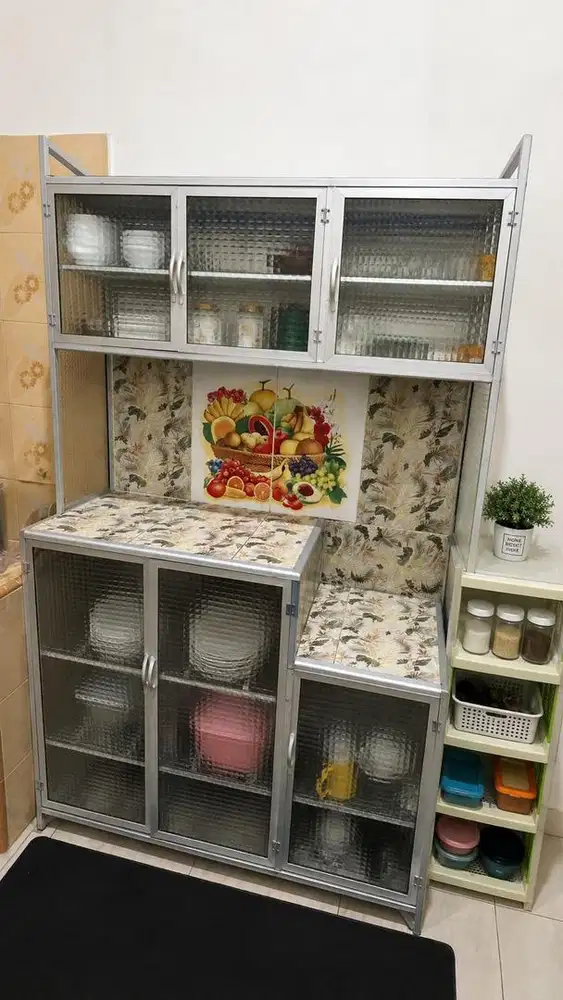 Lemari dapur 3 pintu