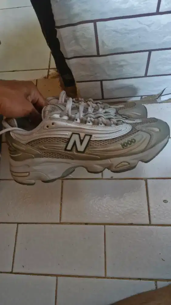 Sepatu new balance 1000