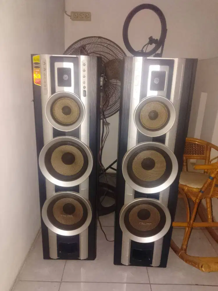 Speaker aktif polytron