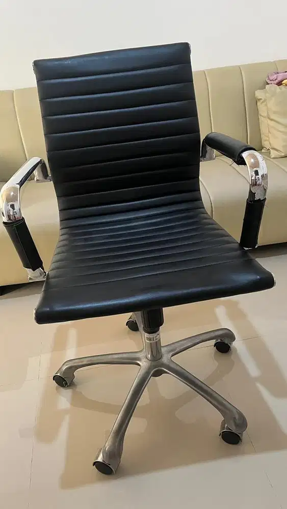 Dijual Cepat Kursi Kerja