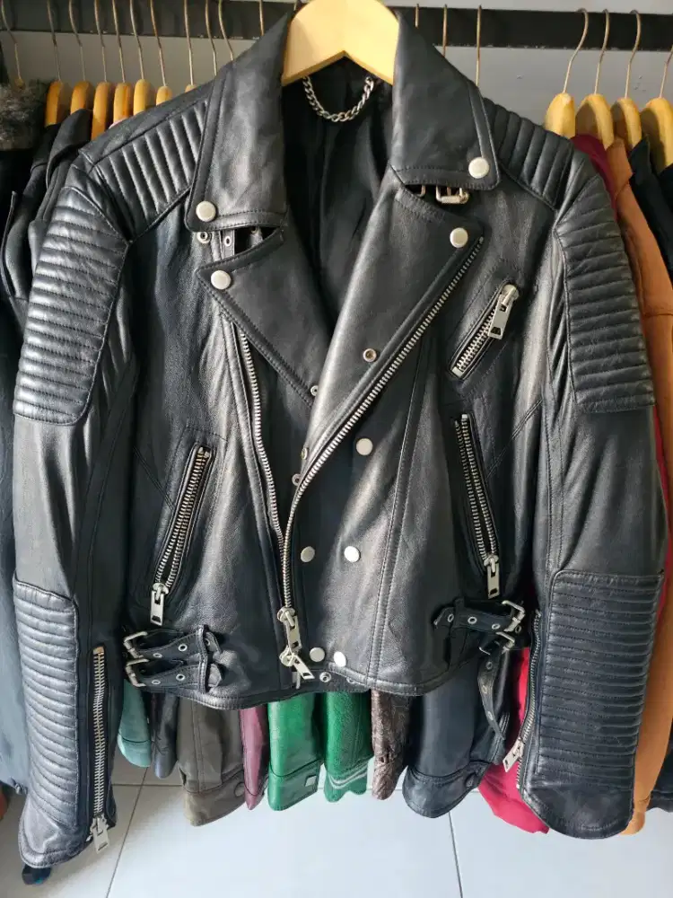 Jaket Kulit Domba Model Ramones Crop Top
