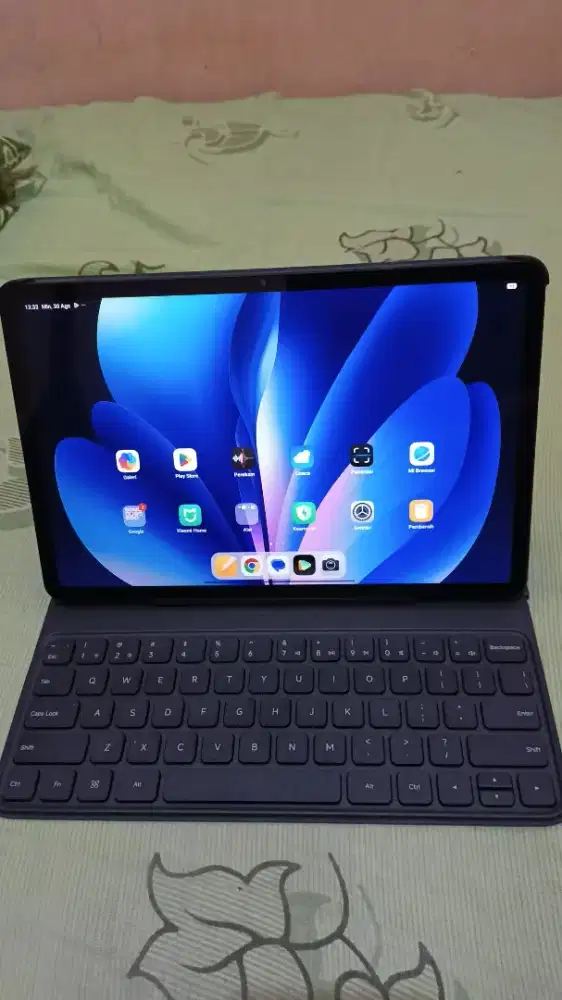 Xiaomi Redmi Pad 2 pro 8/256 + keyboard original,,like new