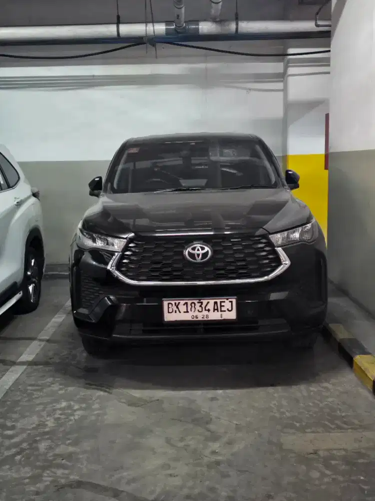 Dijual Innova Zenix 2023 hitam