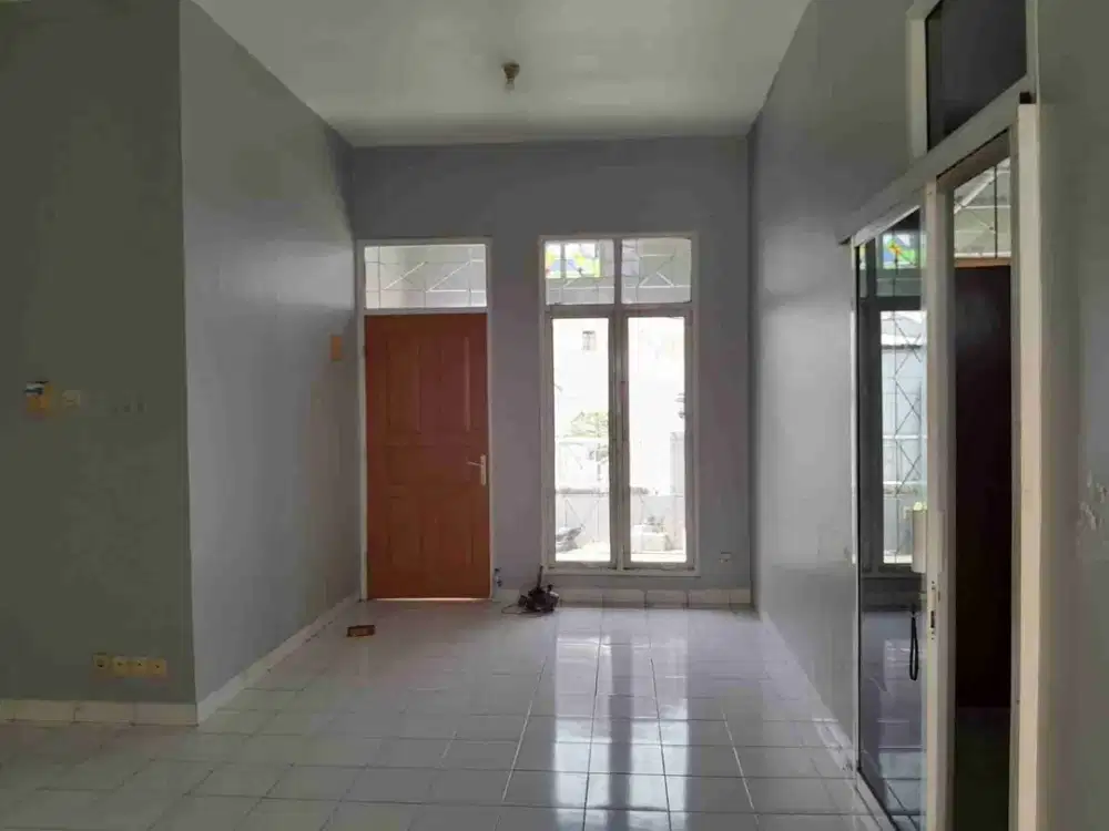 Disewa Cepat Rumah Rapi Kamar 3+1 di Villa Melati Mas Serpong