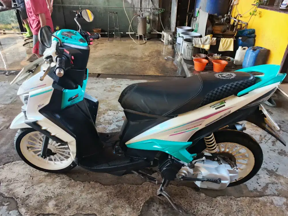 XEON GT 125 2014 PUTIH LEMBAYUNG BIRU