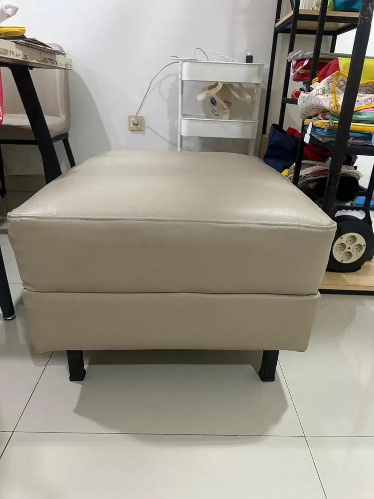 Sofa tambahan warna cream