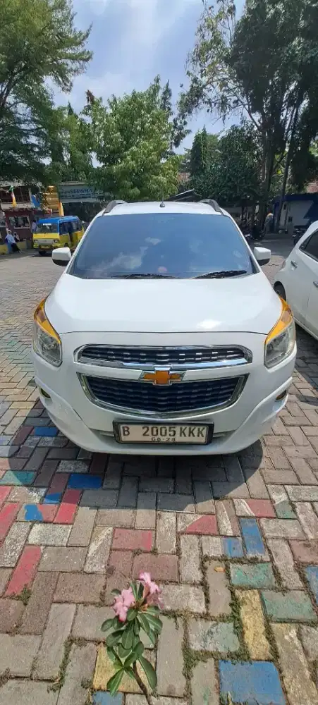 Bismillah. Dijual mobil chevrolet 2014 spin automatic 1.5LTZ