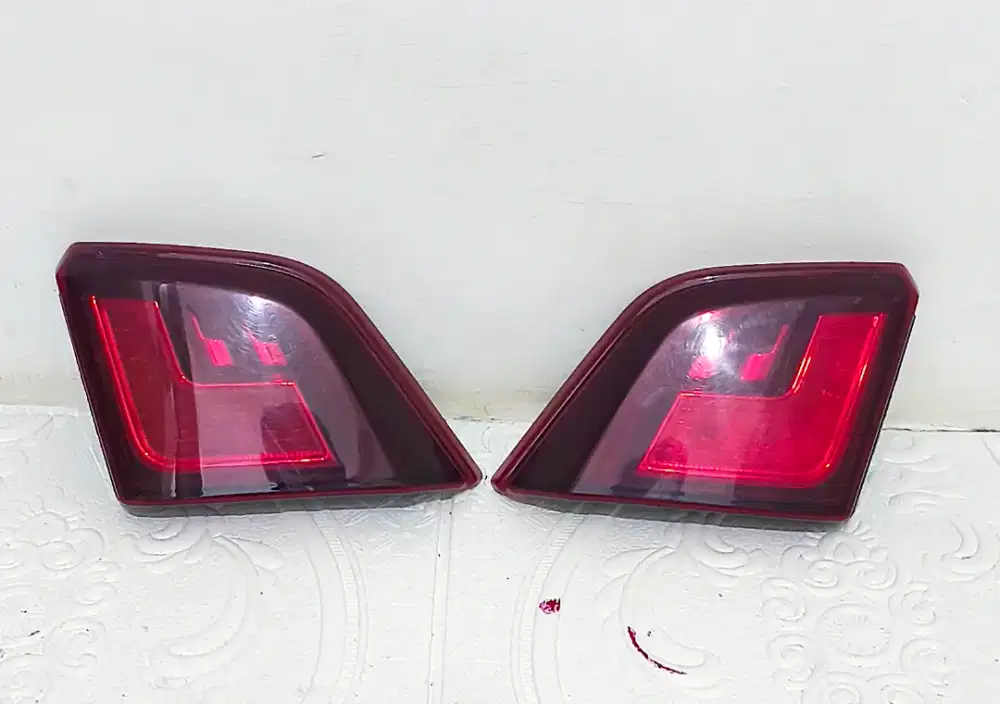 Sepasang Reflektor Bagasi Agya 1.2