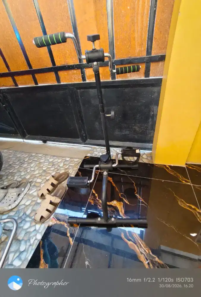 Sepeda statis bekas pakai
