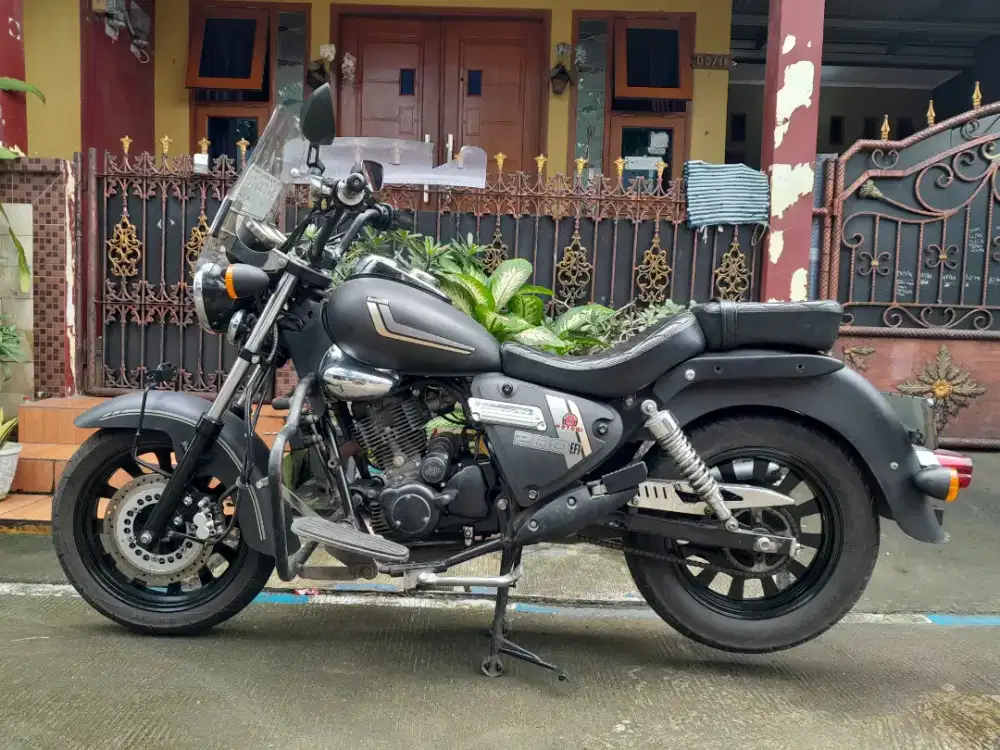 Dijual motor benelli 200efi