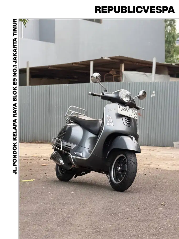 TERMURAH PIAGGIO VESPA GTS 150 3V IE TAHUN 2014 GREY TITANIO