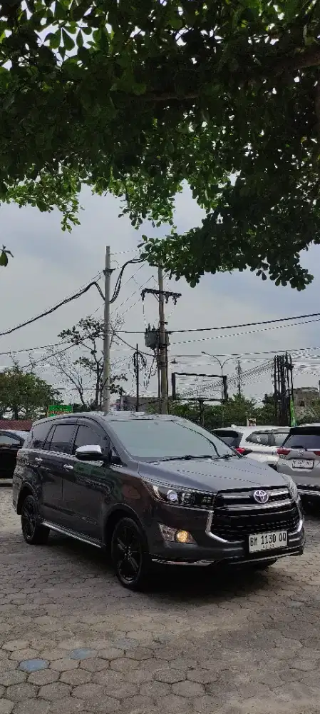 Dijual Innova venturer diesel AT