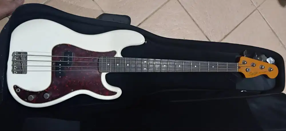 Squier Precision Bass