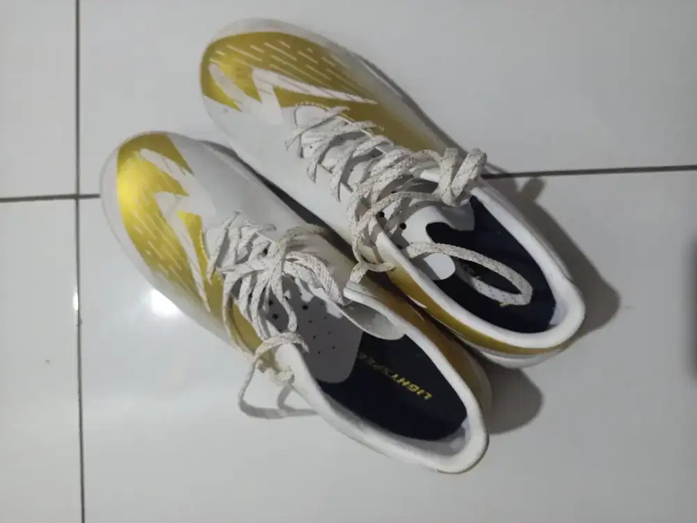 Sepatu Futsal Specs