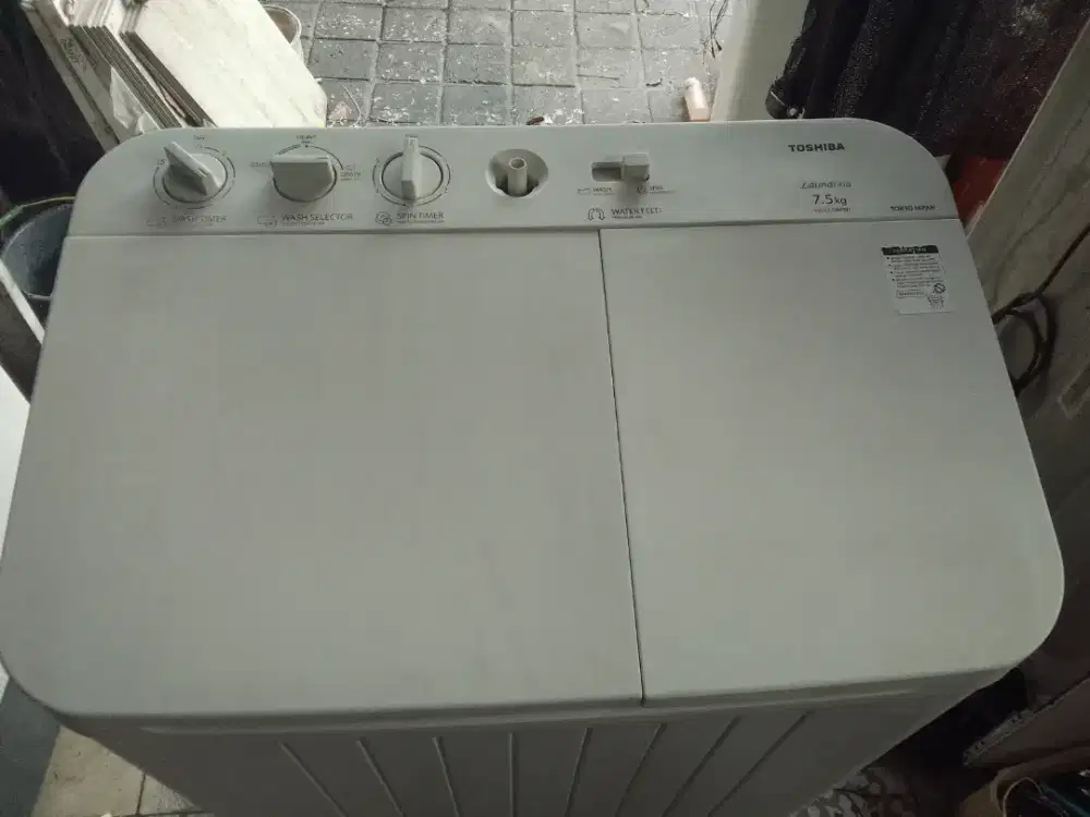 Dijual mesin cuci merek toshiba 7.5 kilo normal tinggal pake