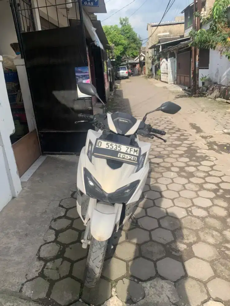 vario 160 cbs putih 2023