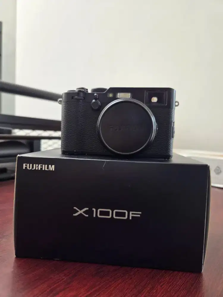 Fujifilm X100F Box Lengkap