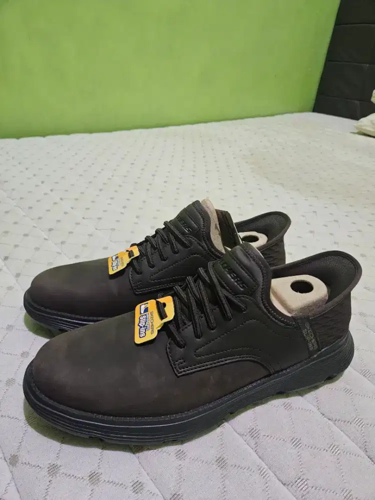 Sepatu Pria Skechers Garza gervin Coklat