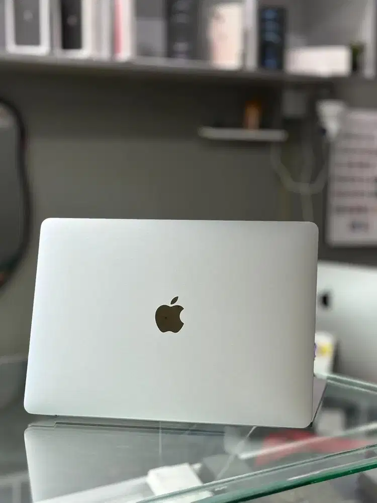 macbook pro m1 ram 8/256gb