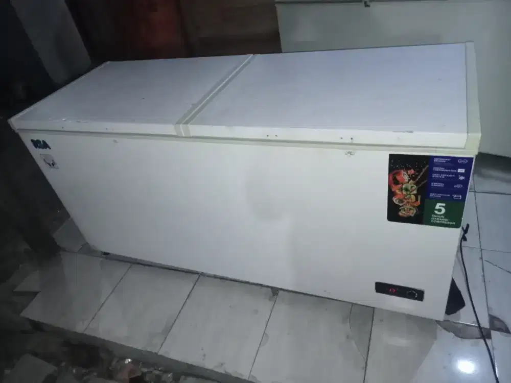 Freezer bok merek RSA kapasitas 600 liter