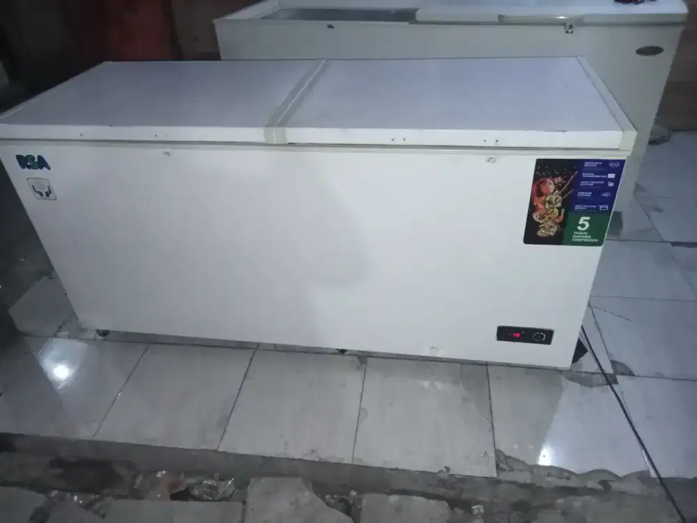 Freezer bok merek RSA kapasitas 600 liter