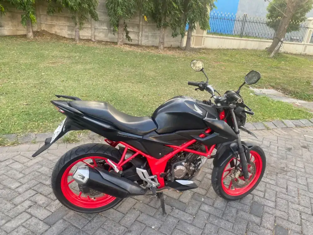 Honda CB150R StreetFire 2016 plat baru minat TLP wa 081*7322*149