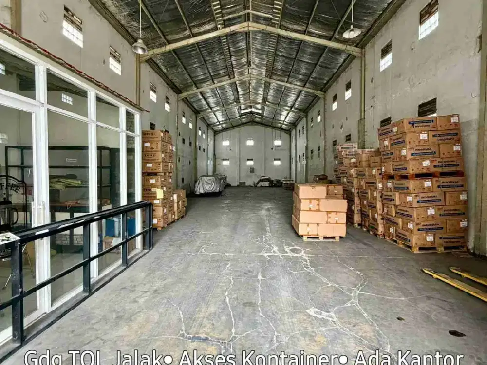 Gudang dekat Tol Jalak