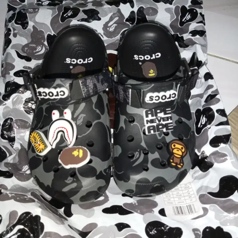 crocs bape black