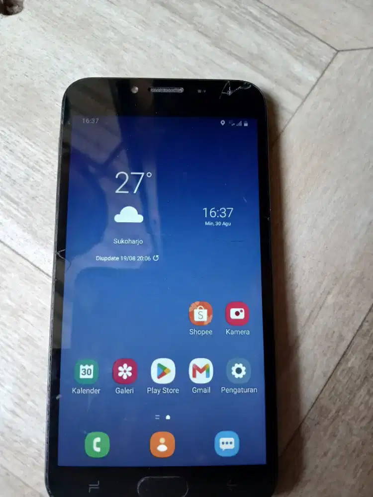Samsung j4 ram 2 internal 32