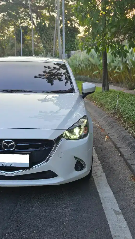 Mazda 2 skyactiv hatchback istimewa