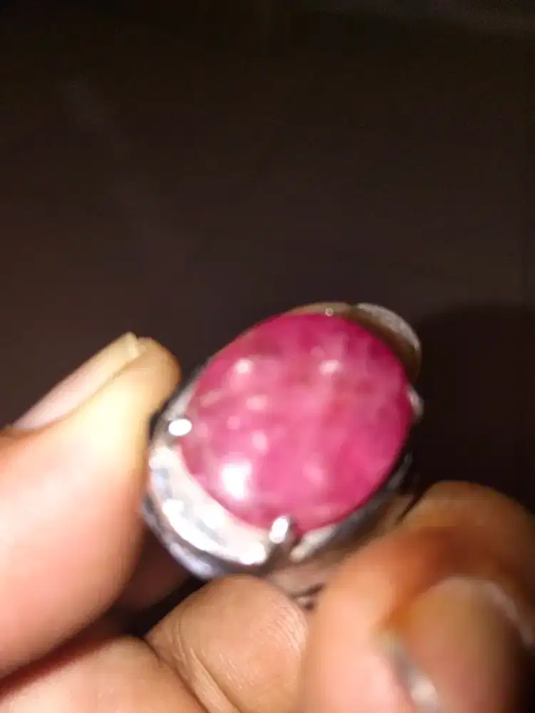 Batu cincin ruby