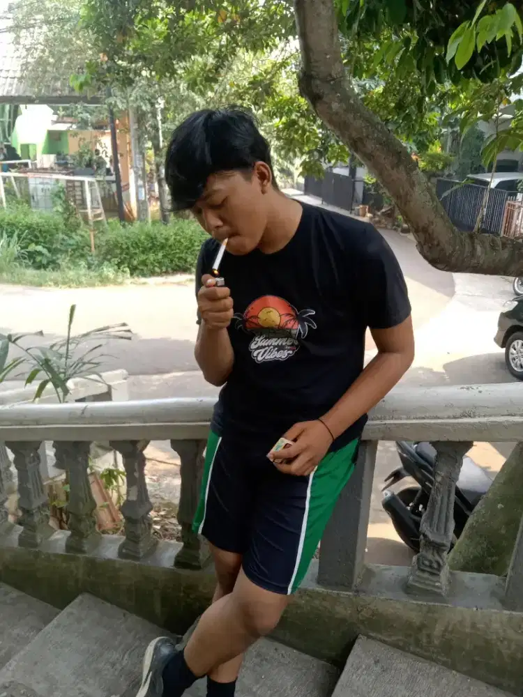 Saya sedang membutuhkan pekerjaan apa saja.
