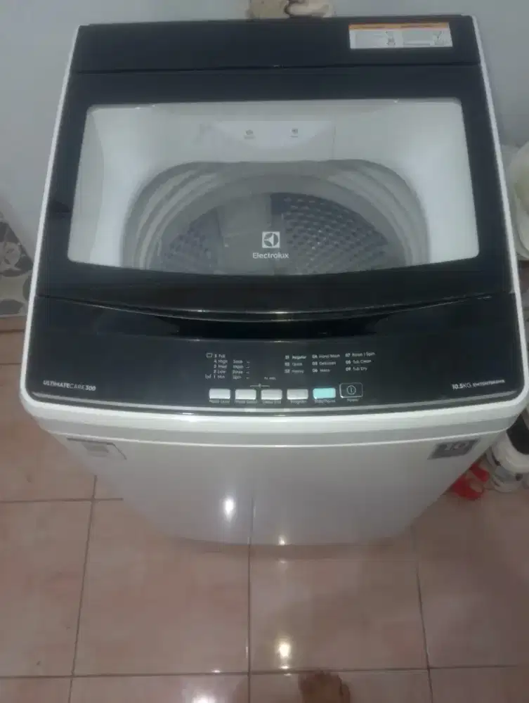 Mesin Cuci Electrolux UltimateCare 300 – 10,5 kg