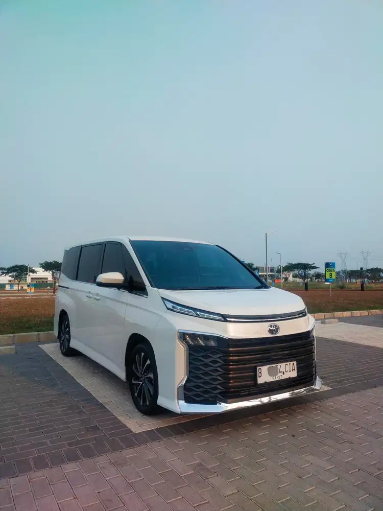 ( DP 20 JUTA ) NEW MODEL VOXY AT 2022 MATIC TERMURAH SEOLX