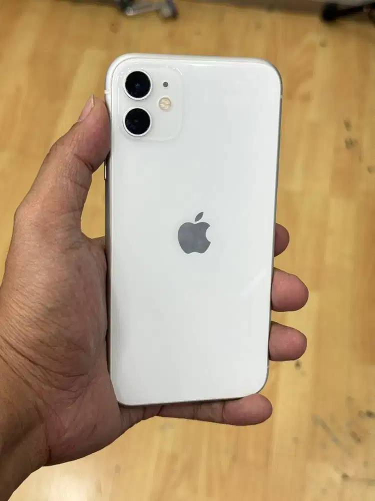 Iphone 11 64Gb white second resmi ibox muluss no minus bh 100%