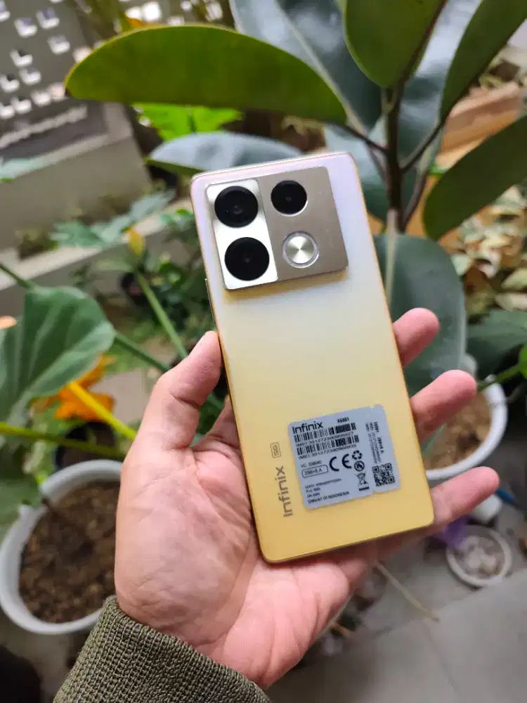 Infinix note 40 pro 5G 8/256 resmi Indonesia