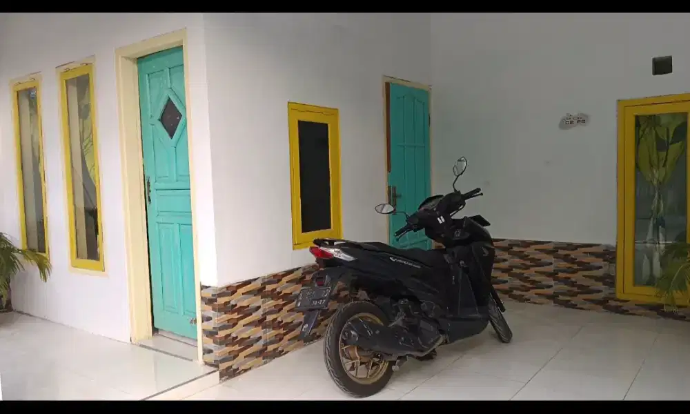 Di Kontrakkan Sebuah Rumah Beserta Isinya