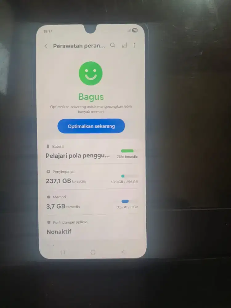 Samsung a17 5g 8/256 + charger
