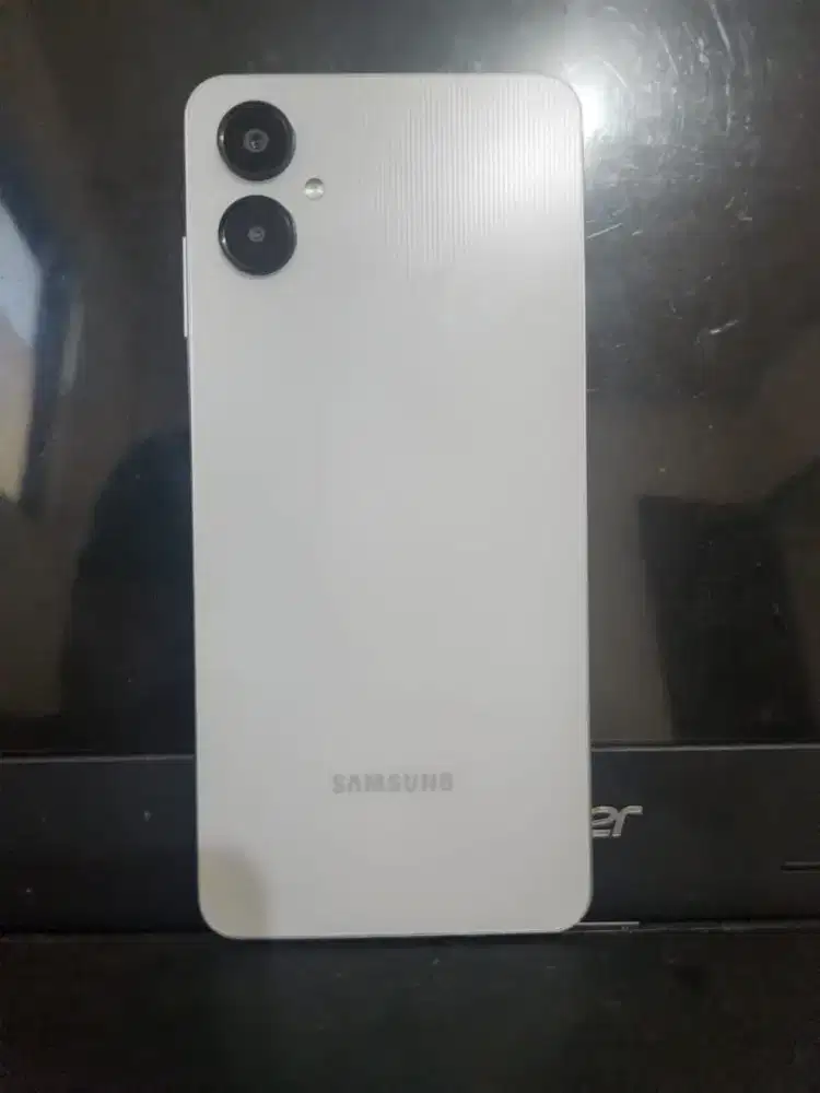 Samsung a06 5g 6/128 + charger