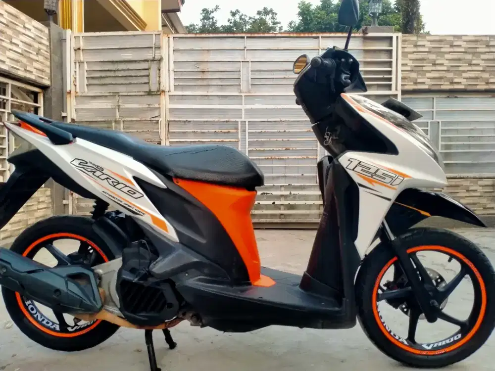 Honda Vario KZR 125 lengkap motor sehat keterangan detail dibawah
